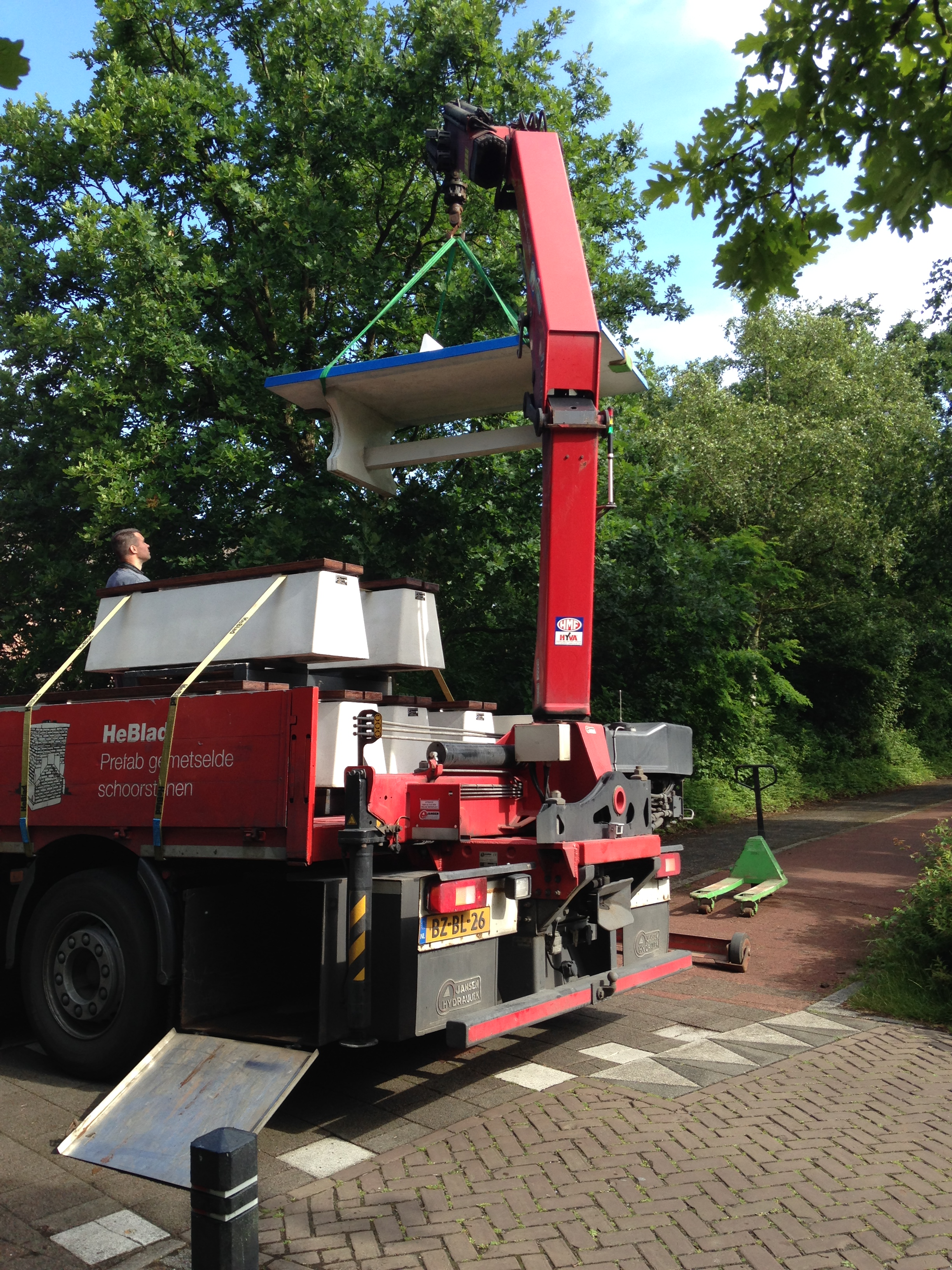 Wat een verrassing! Een tafeltennistafel!