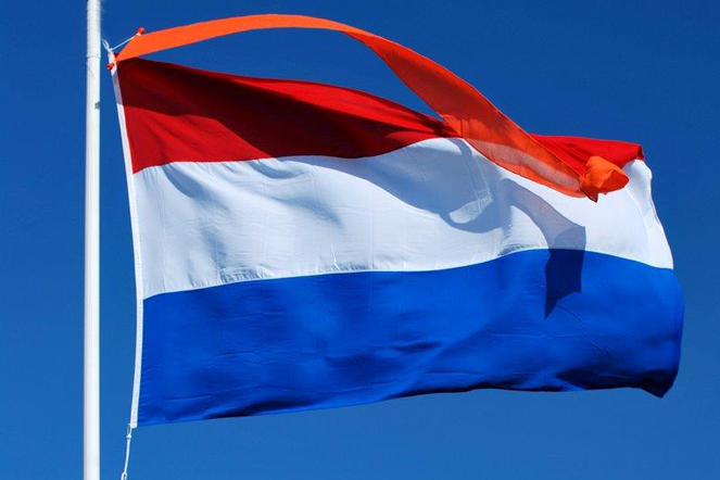 nederlandse-vlag-met-oranje-wimpel