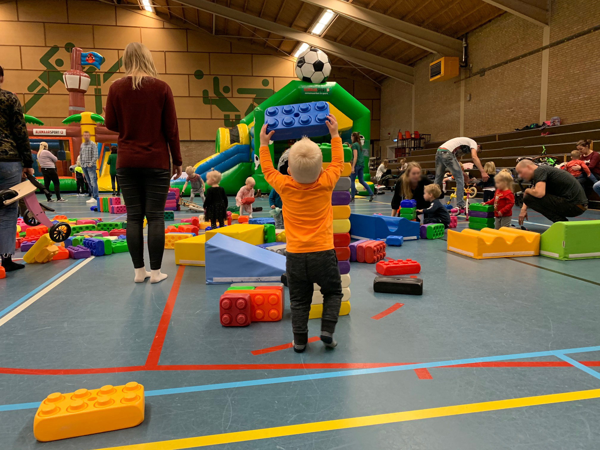 Luchtkussens, loopfietsparcours, klim- en klauterrekken speciaal voor 1-5 jarigen!