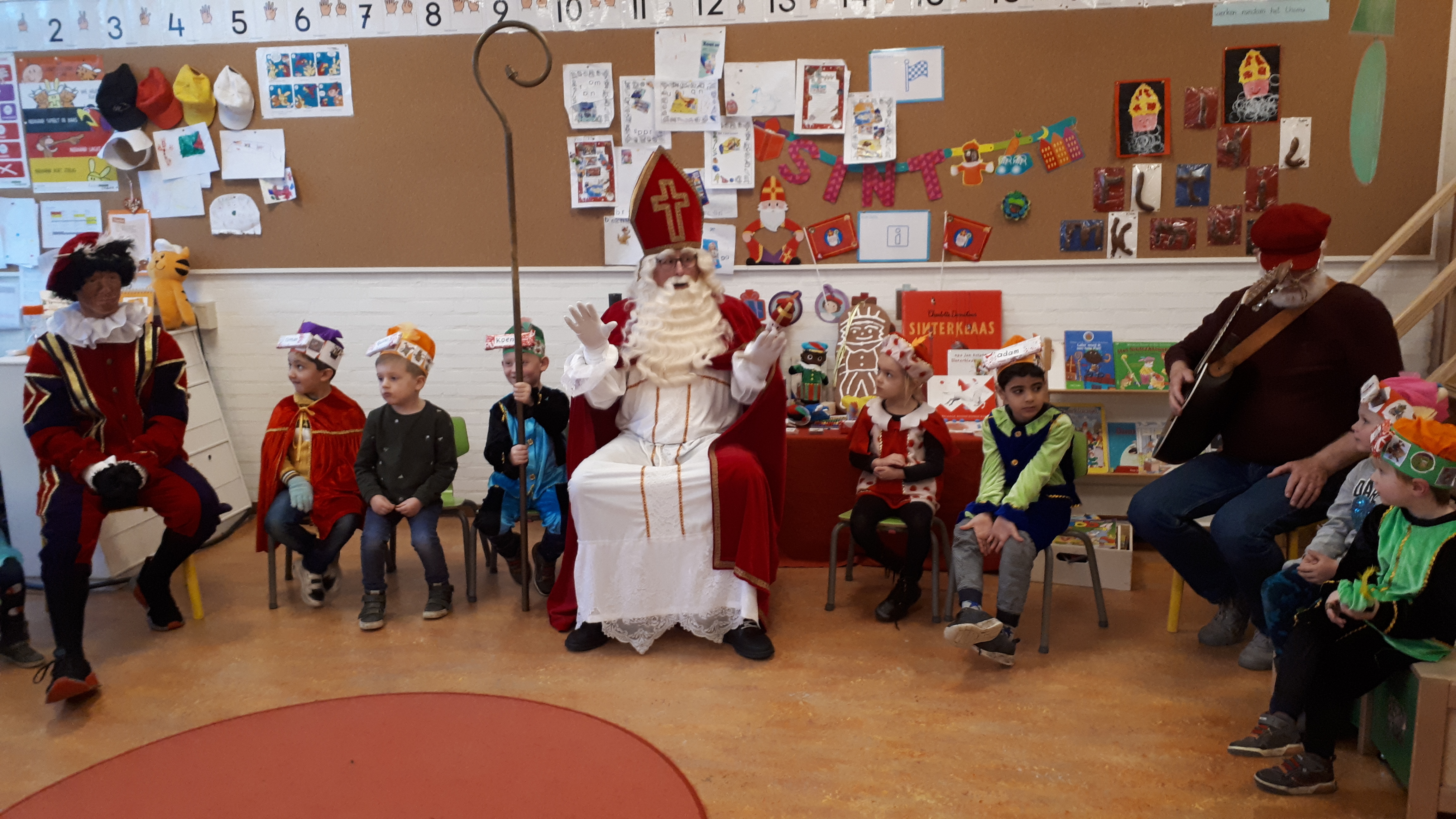 Sint en Piet in groep 1-2 B