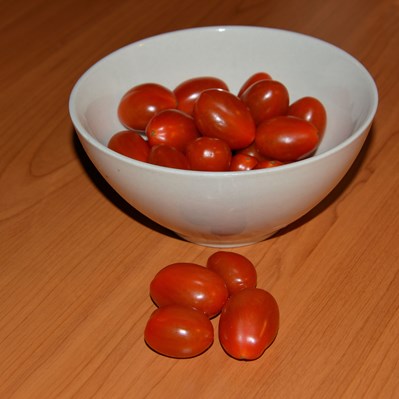 snack-tomatoes-g2e5659435_1920